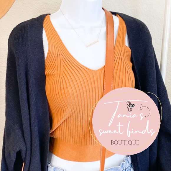 knitted crop top - Picture 9 of 10